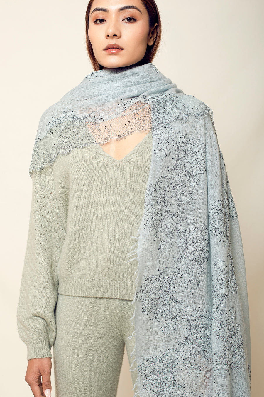 LACE ON LOOSE KNIT STOLE