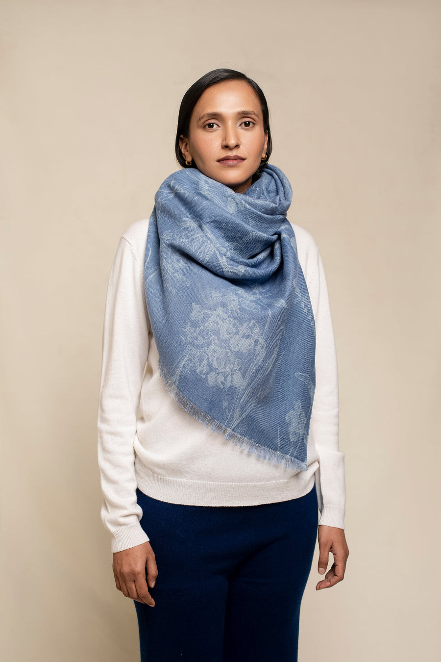 Modern Flower Printed Woven Cashmere Scarf